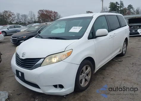 2011 Toyota Sienna Le V6 z USA, uszkodzony, nr VIN 5TDKK3DC4BS040090